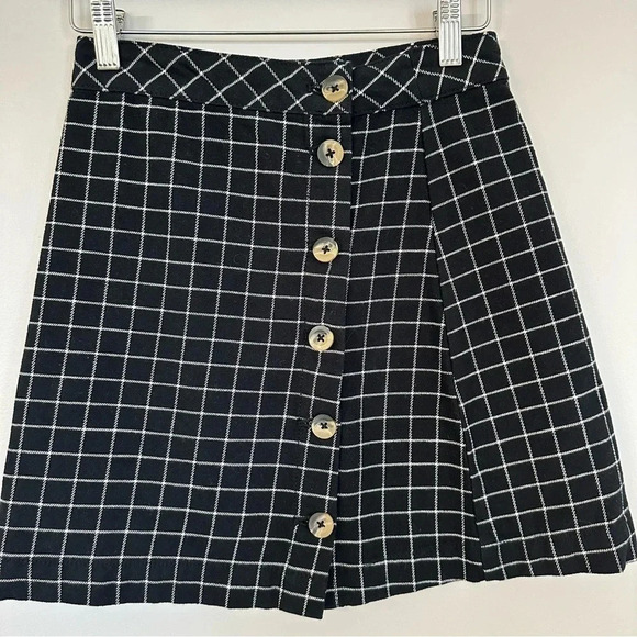 H&M Divided Women's Short A-Line High Waisted Skirt with Front Buttons Sz 2 GUC - Picture 2 of 6